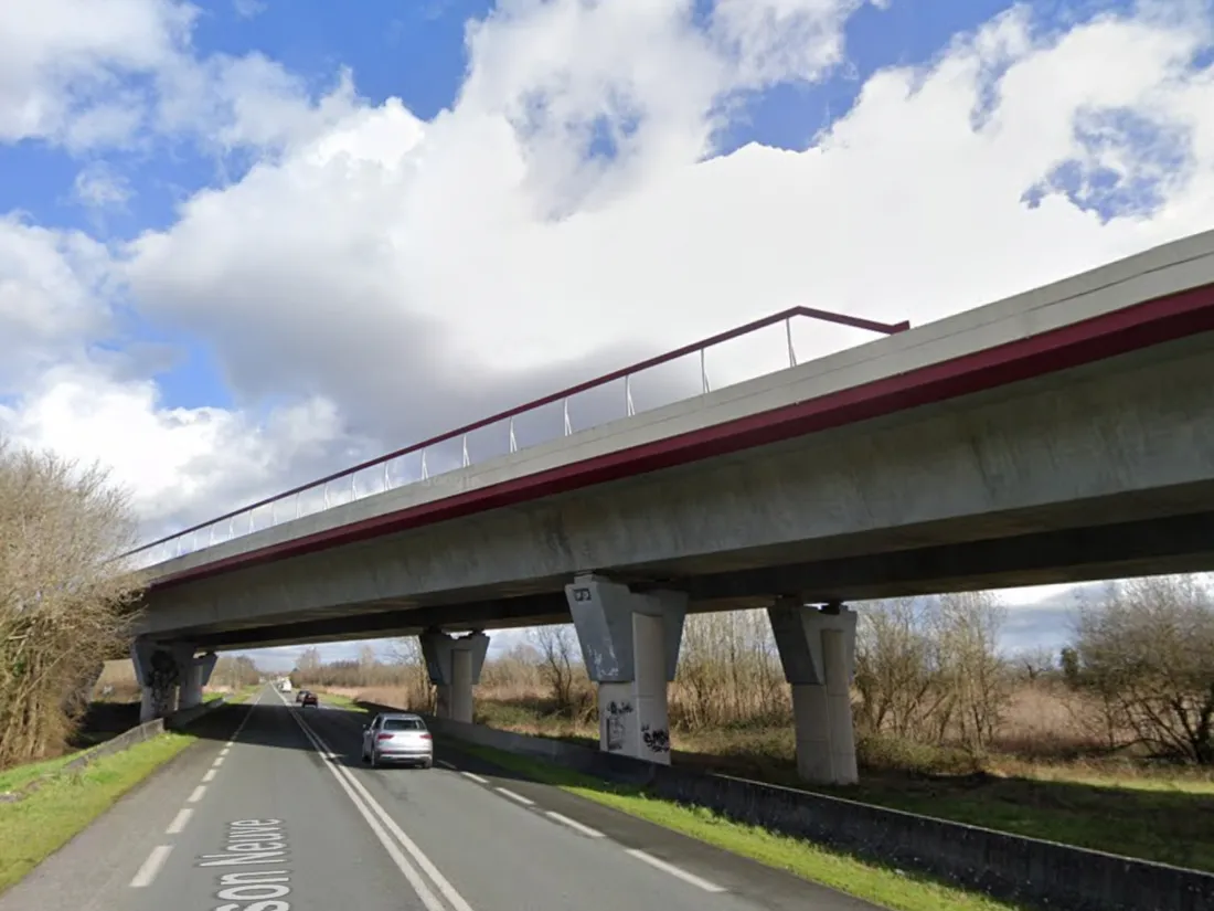 Pont sur la D2089